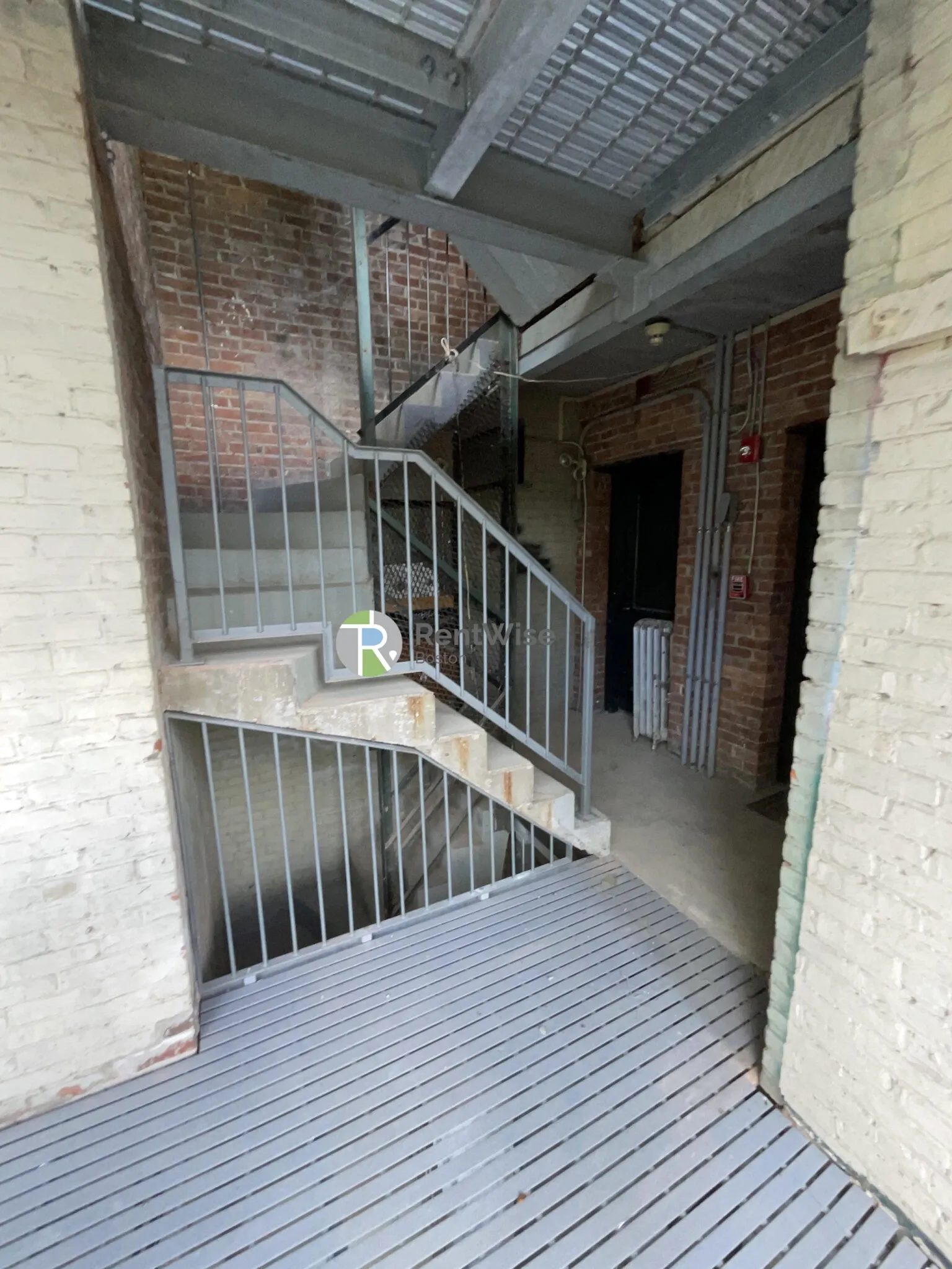 6 Barrows St, Allston