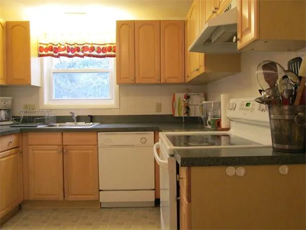 129 Gould St, Needham Heights