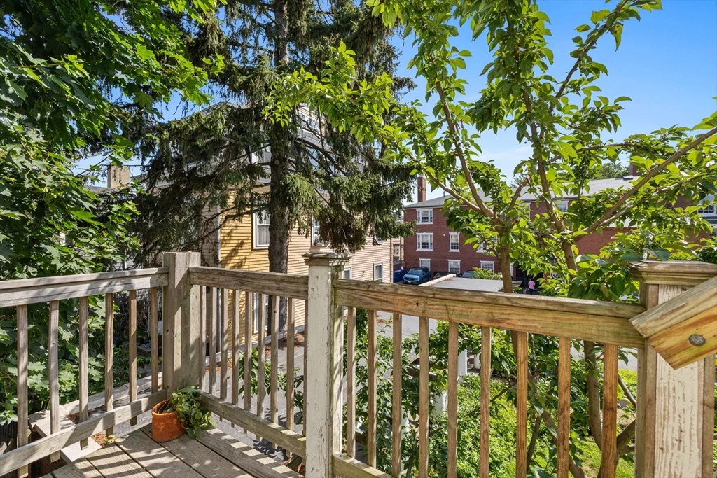 9 Hodges Ct, Salem