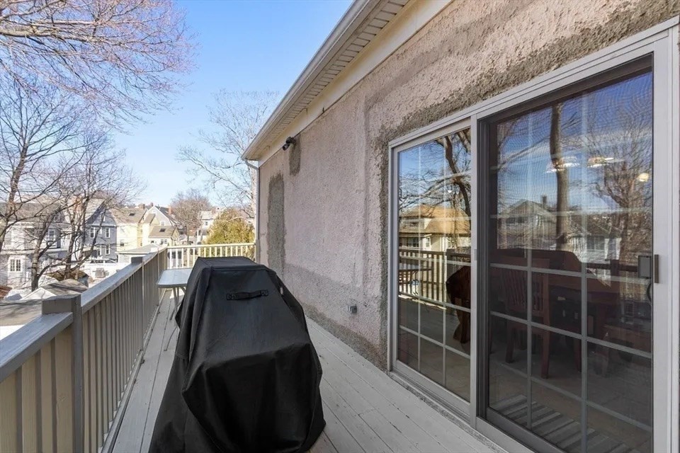 106 Grovers Ave, Winthrop