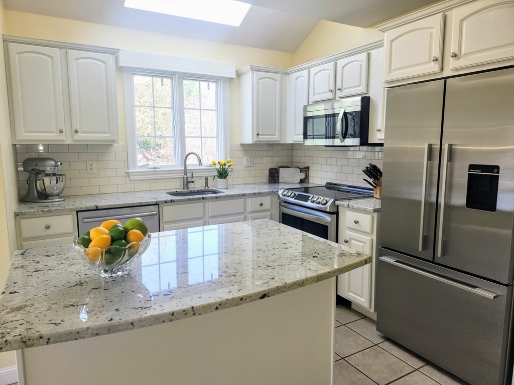 50 Fisher Rd, Southborough