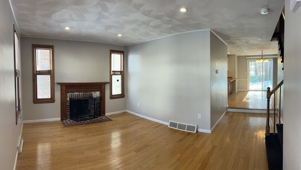 521 Wellman Ave, Chelmsford