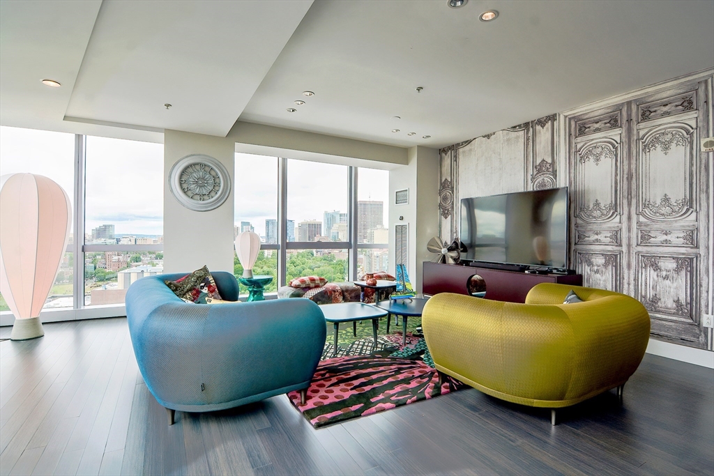 110 Stuart St, Back Bay