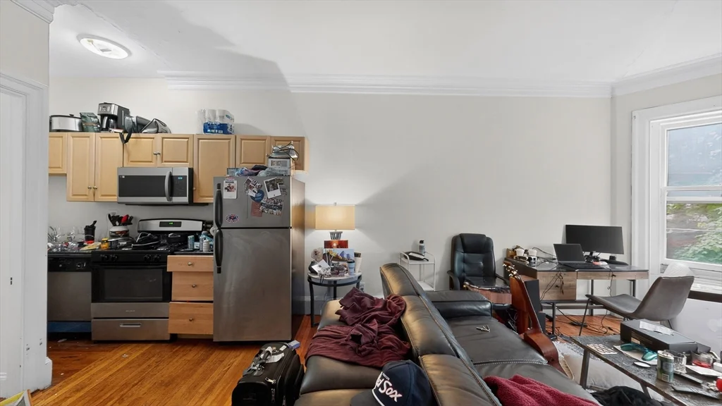 1069 Beacon St, Coolidge Corner