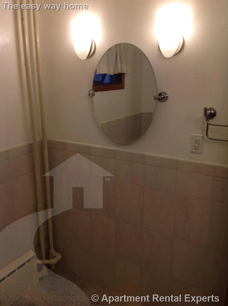 26 Dover St, Davis Square