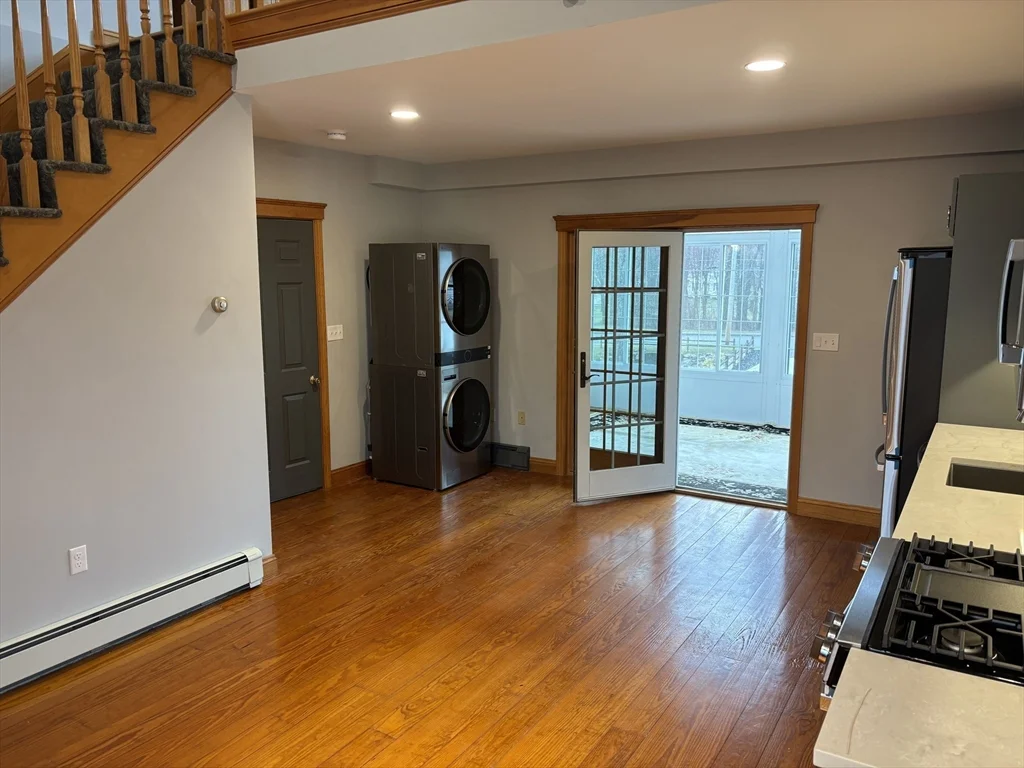 276 Bullard, Walpole
