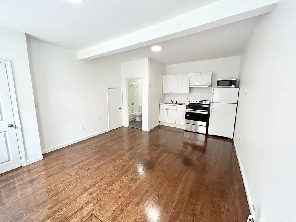 269 Bolton St, South Boston