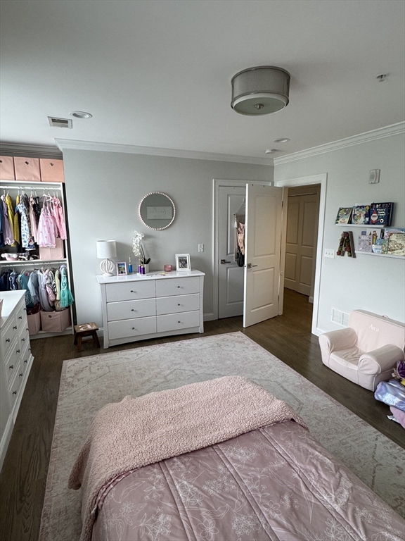 49 Leyden St, East Boston