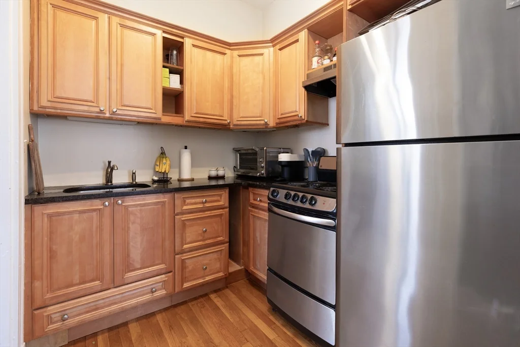 16 Cumberland St, Back Bay
