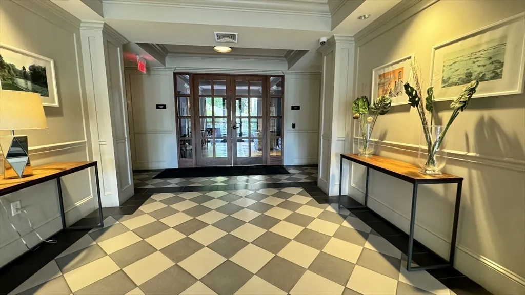 1501 Commonwealth, Brighton