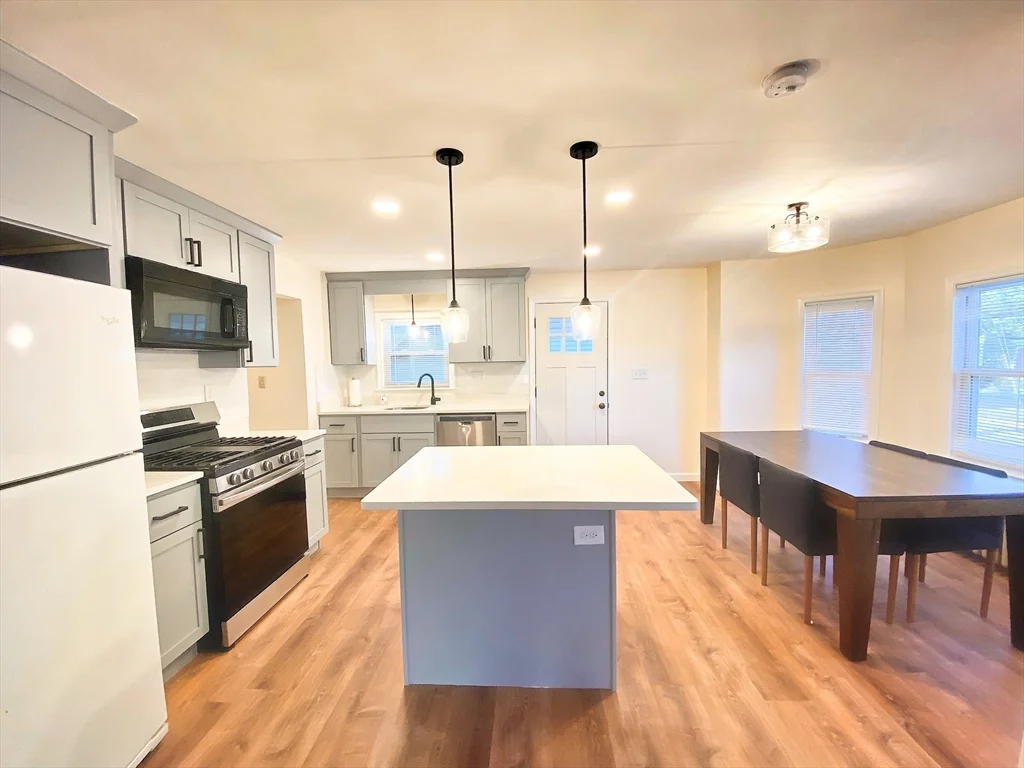 143 Shore Dr, Ten Hills