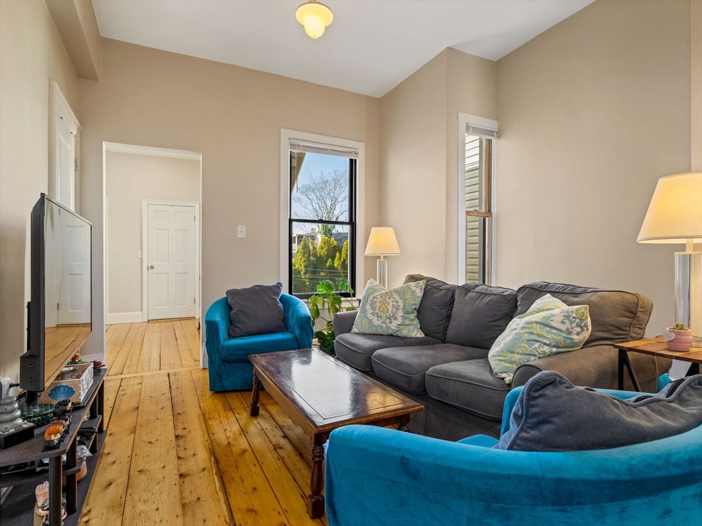 69 Putnam St, East Boston