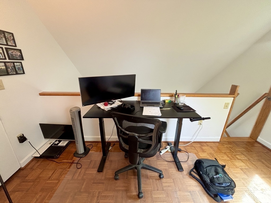 125 Governor Winthrop, Ten Hills