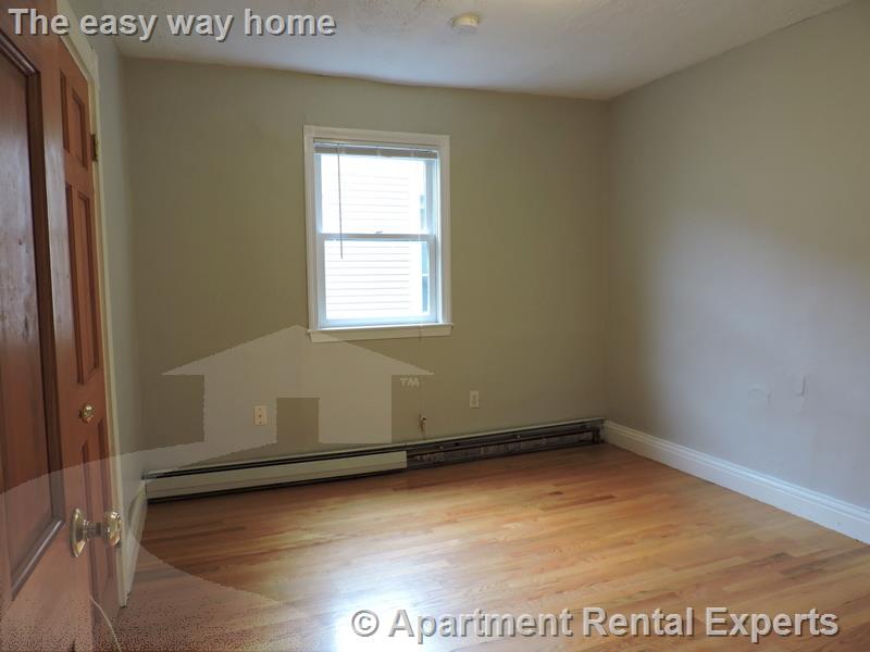 32 Speridakis Ter, Central Square