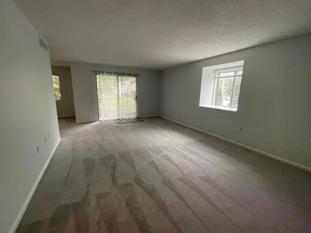 12 Beals Cove Rd, Hingham
