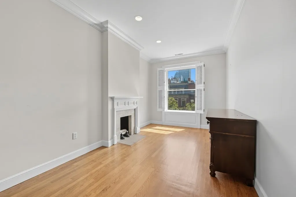 412 Beacon St, Back Bay