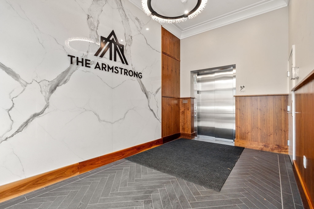 425 Lagrange St, West Roxbury