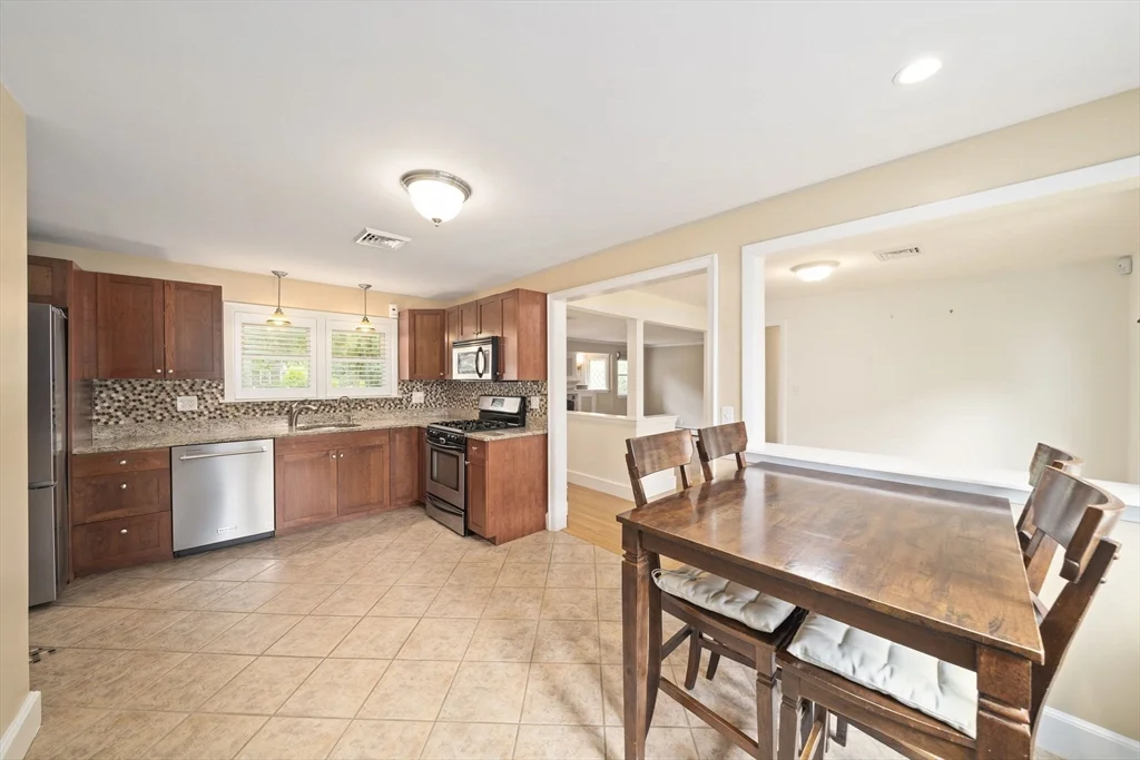 114 Main St, Norwell