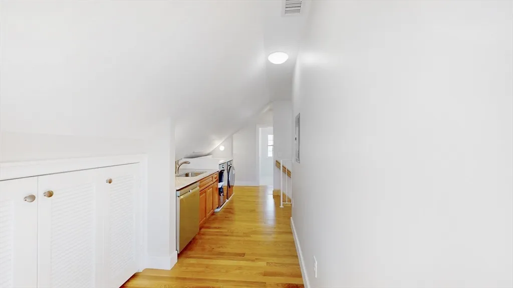 48 Rockwell St, Maplewood