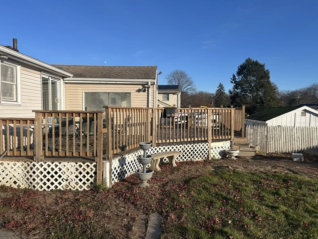 4 Meadowview Ln, Milford