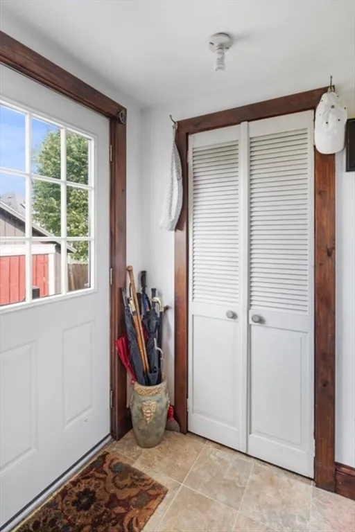 12 Endicott St, Saugus