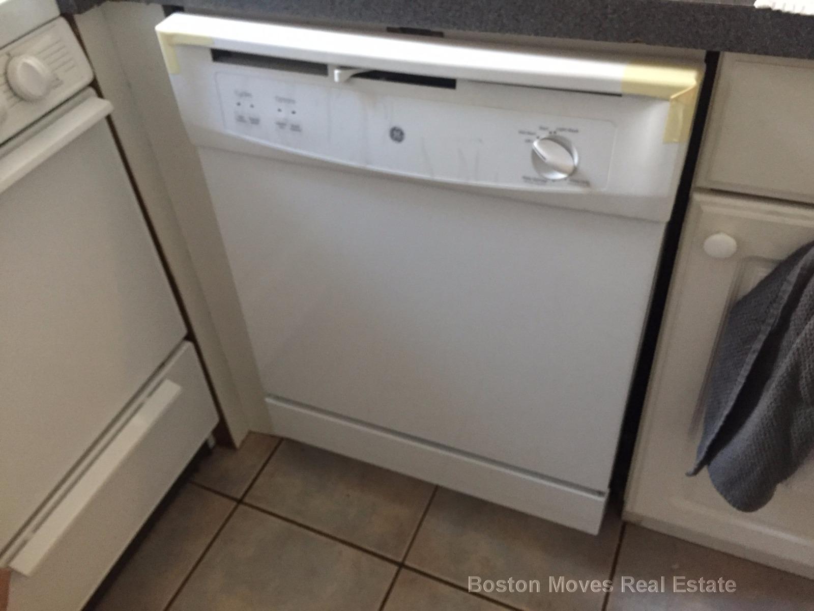 Studio bed, 1 bath apartment for rent at 95 Park Dr Unit 3, Fenway — photo 5 of 7