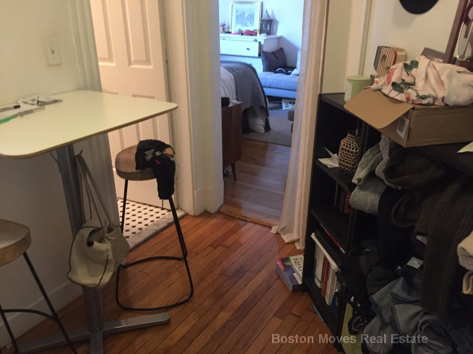 Studio bed, 1 bath apartment for rent at 95 Park Dr Unit 3, Fenway — photo 3 of 7