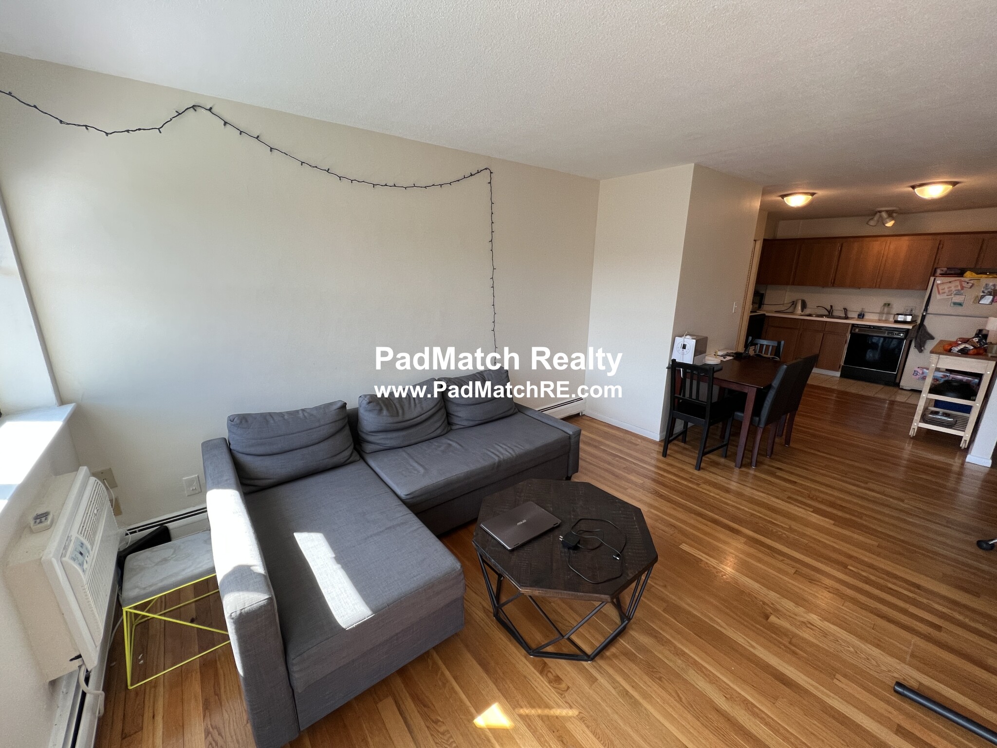3 bed, 1.5 bath apartment for rent at 1932 Beacon St Unit 3, Brighton