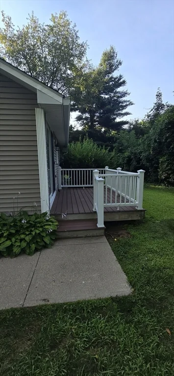 18 Crescent Ave, West Brookfield