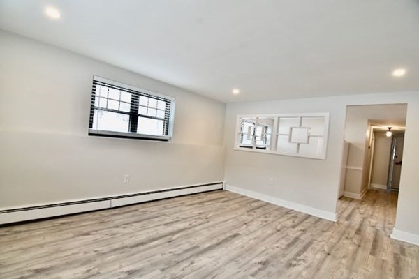 90 E Squantum, North Quincy