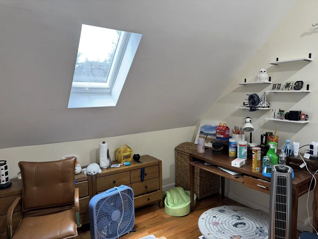 8 Heritage Rd, Pelham