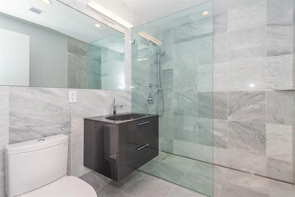 906 East 2nd St, South Boston