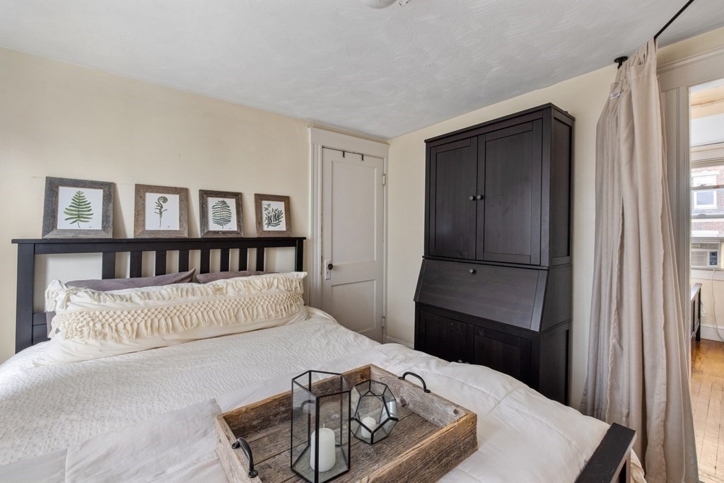 327 Sumner St, East Boston