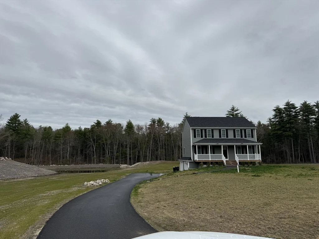 5 Pauline Way, Lakeville