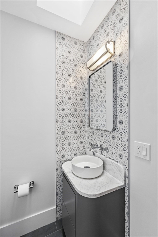 208 Windsor St, The Port