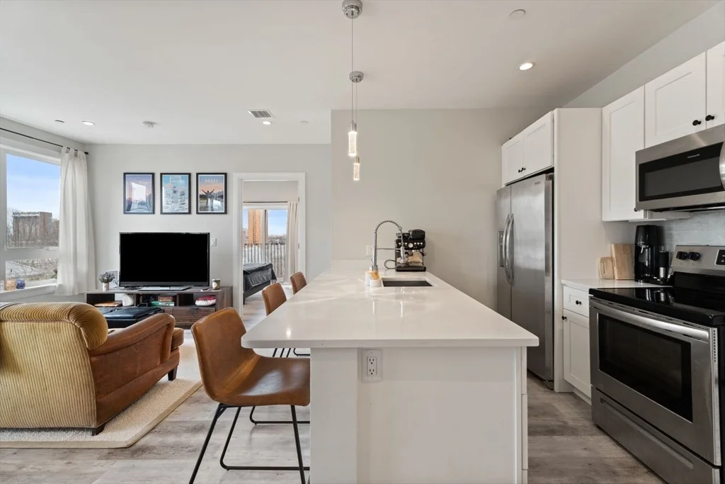 1457 Tremont St, Mission Hill