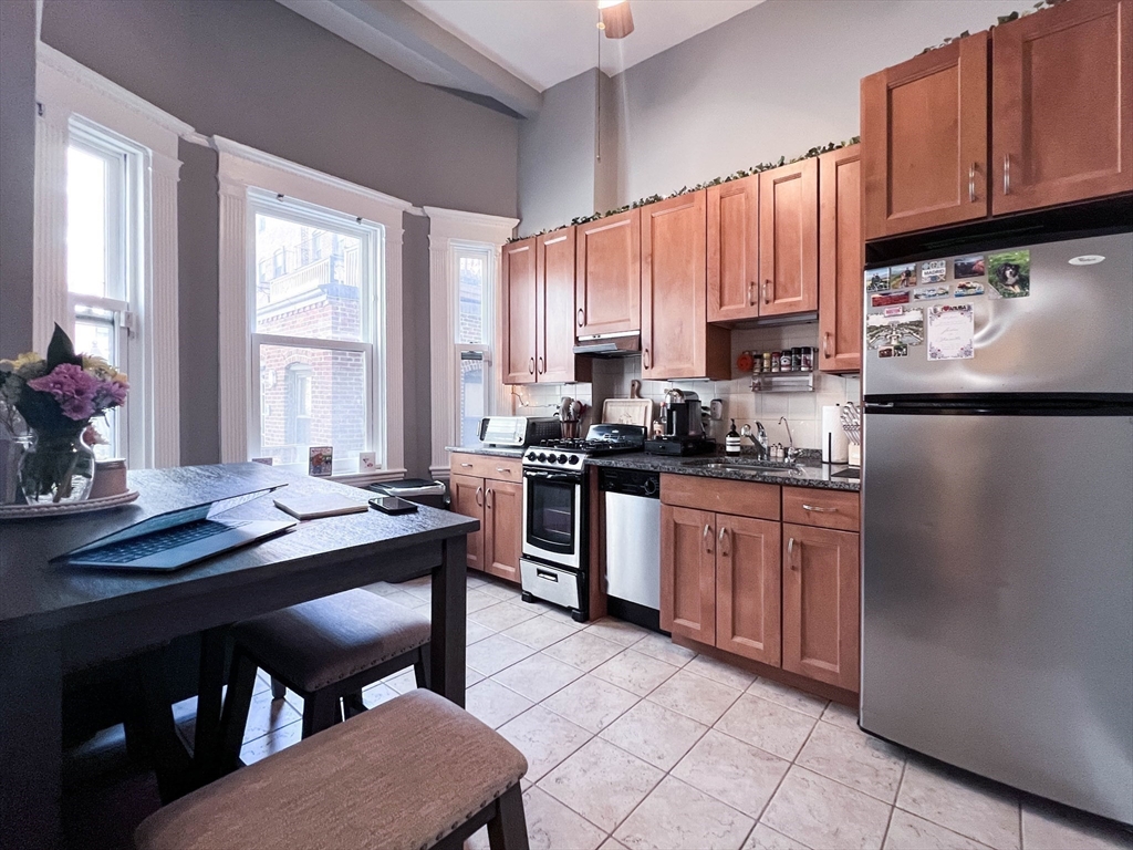 8 Garrison St, Back Bay