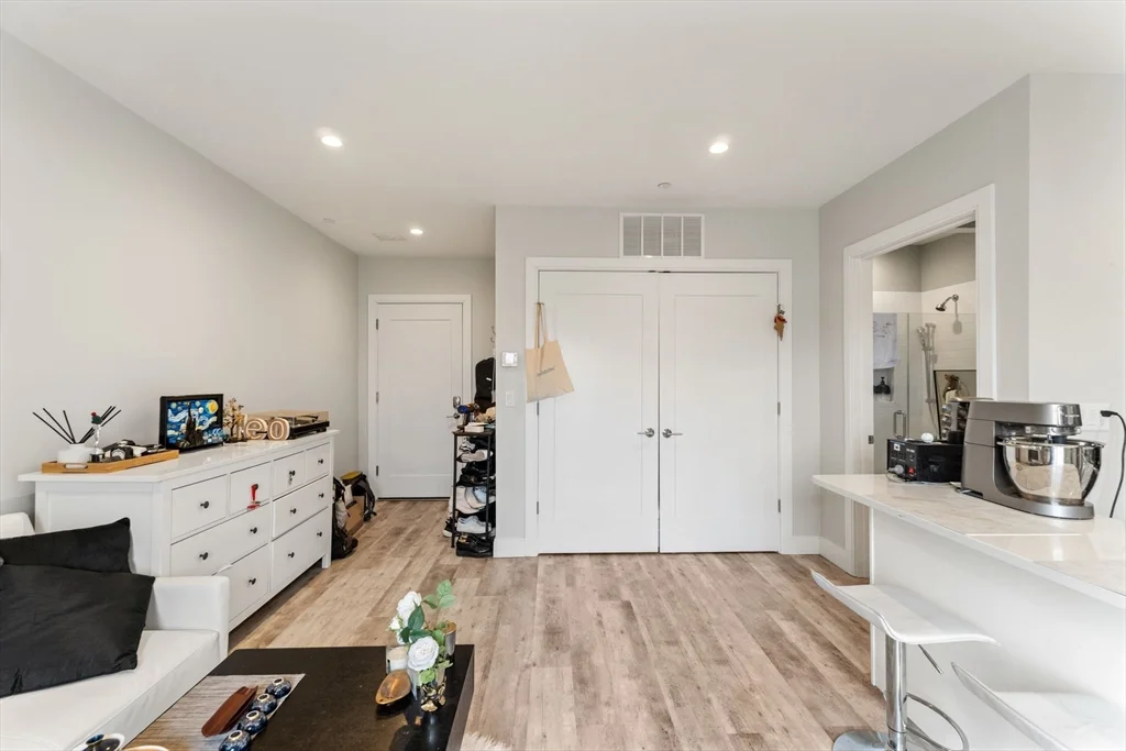 1457 Tremont St, Mission Hill