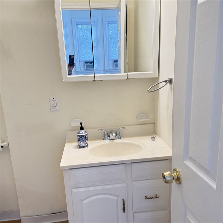 84 Ellery St, Mid-Cambridge