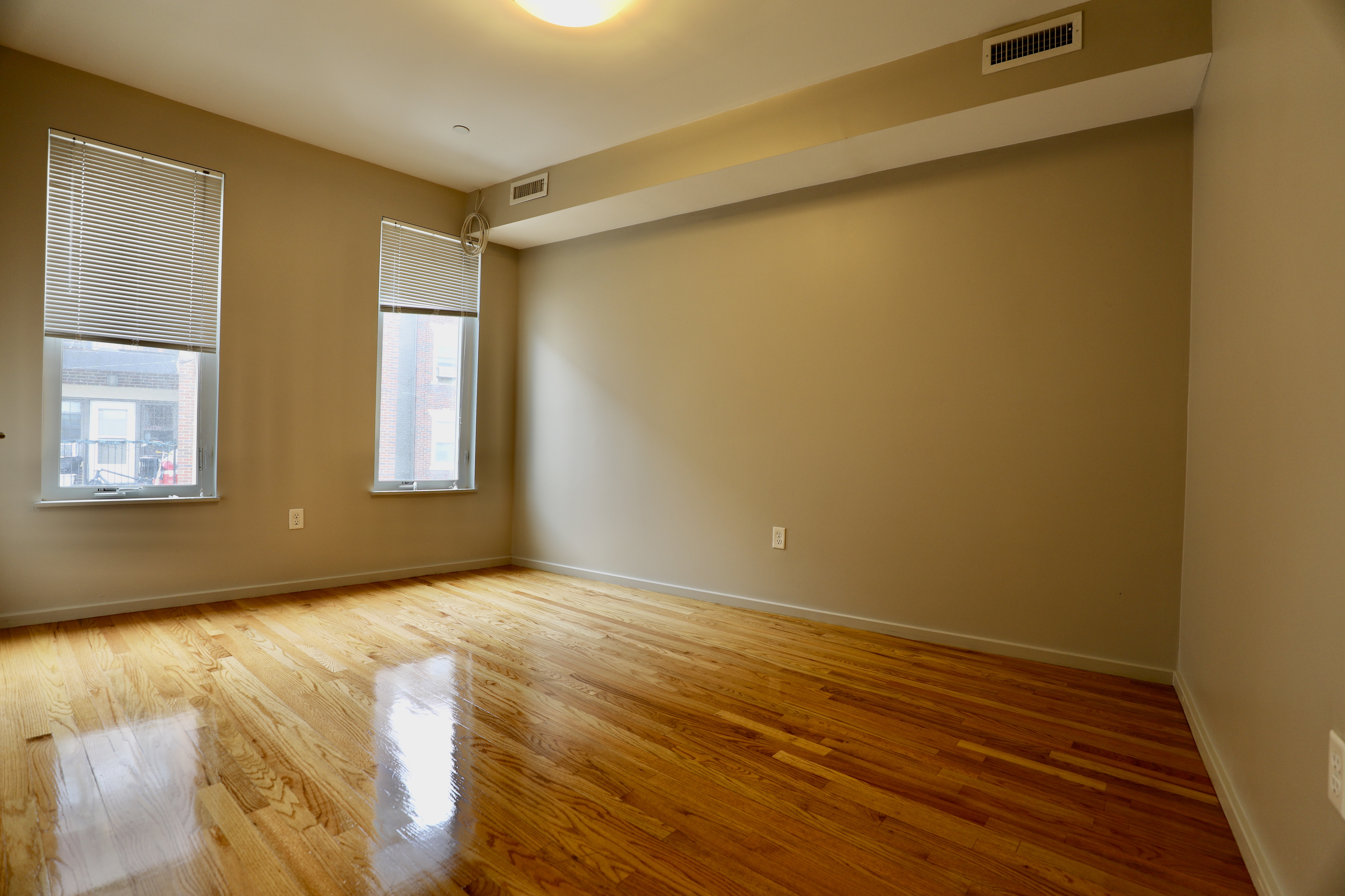 5 bed, 2.5 bath apartment for rent at 57 Glenville Ave Unit 1, Allston — photo 9 of 23