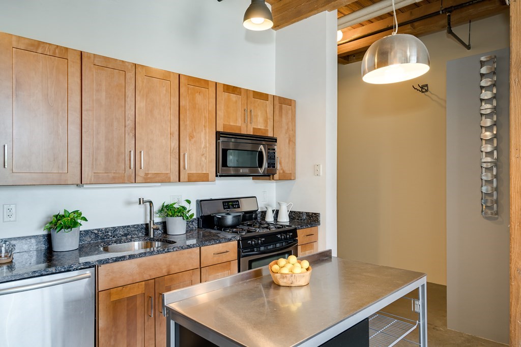 43 Charlton, Everett