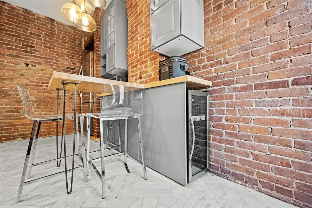 19 Cortes St, Back Bay