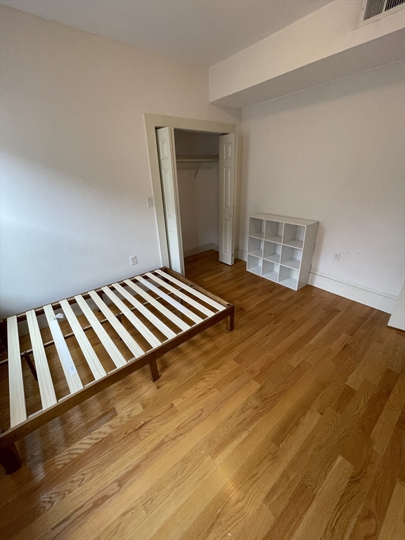 32 Suffolk St, The Port