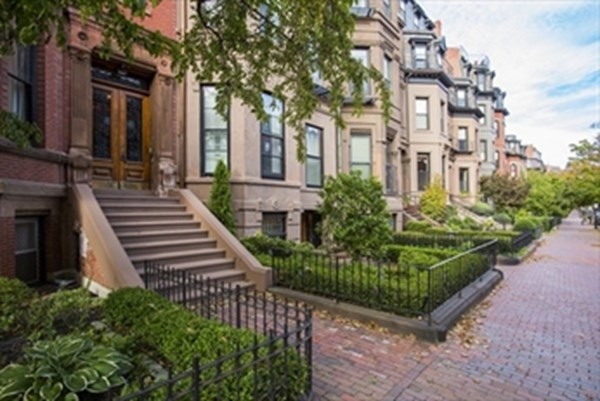 121 Marlborough St, Back Bay