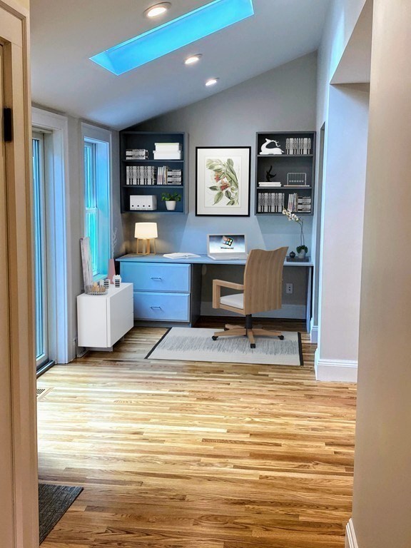 6 Surrey Rd, Newtonville