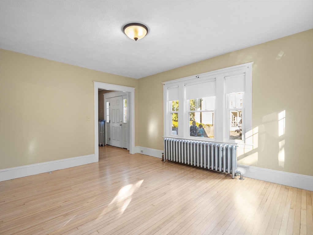 14 R Charles St, Danvers