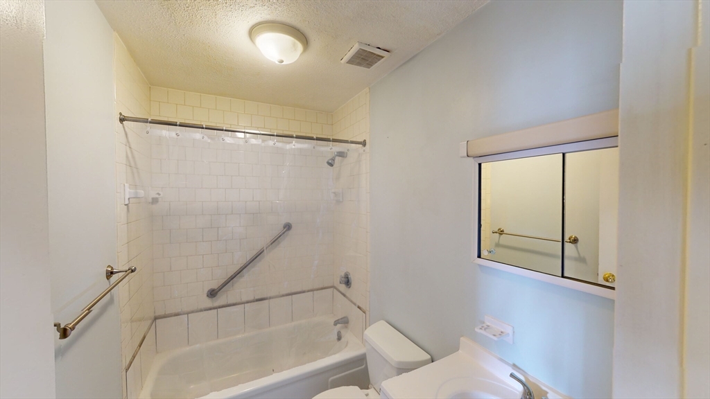 474 Broadway, Magoun Square