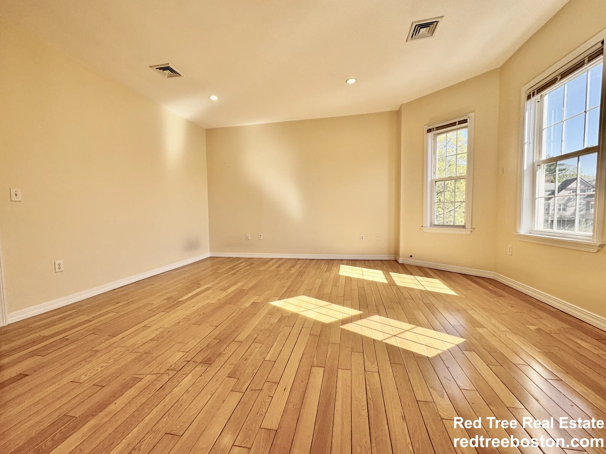 22 Elmore St, Roxbury