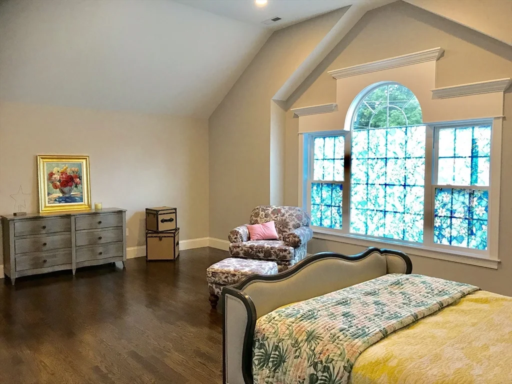 301 Linden St, Wellesley