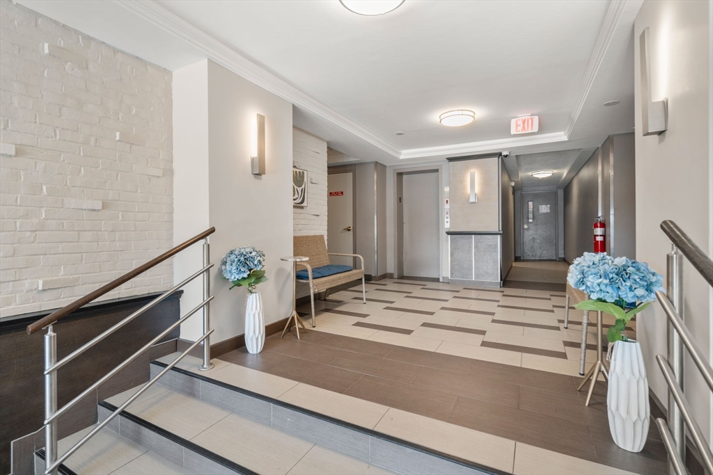 32 Whites Ave, Watertown